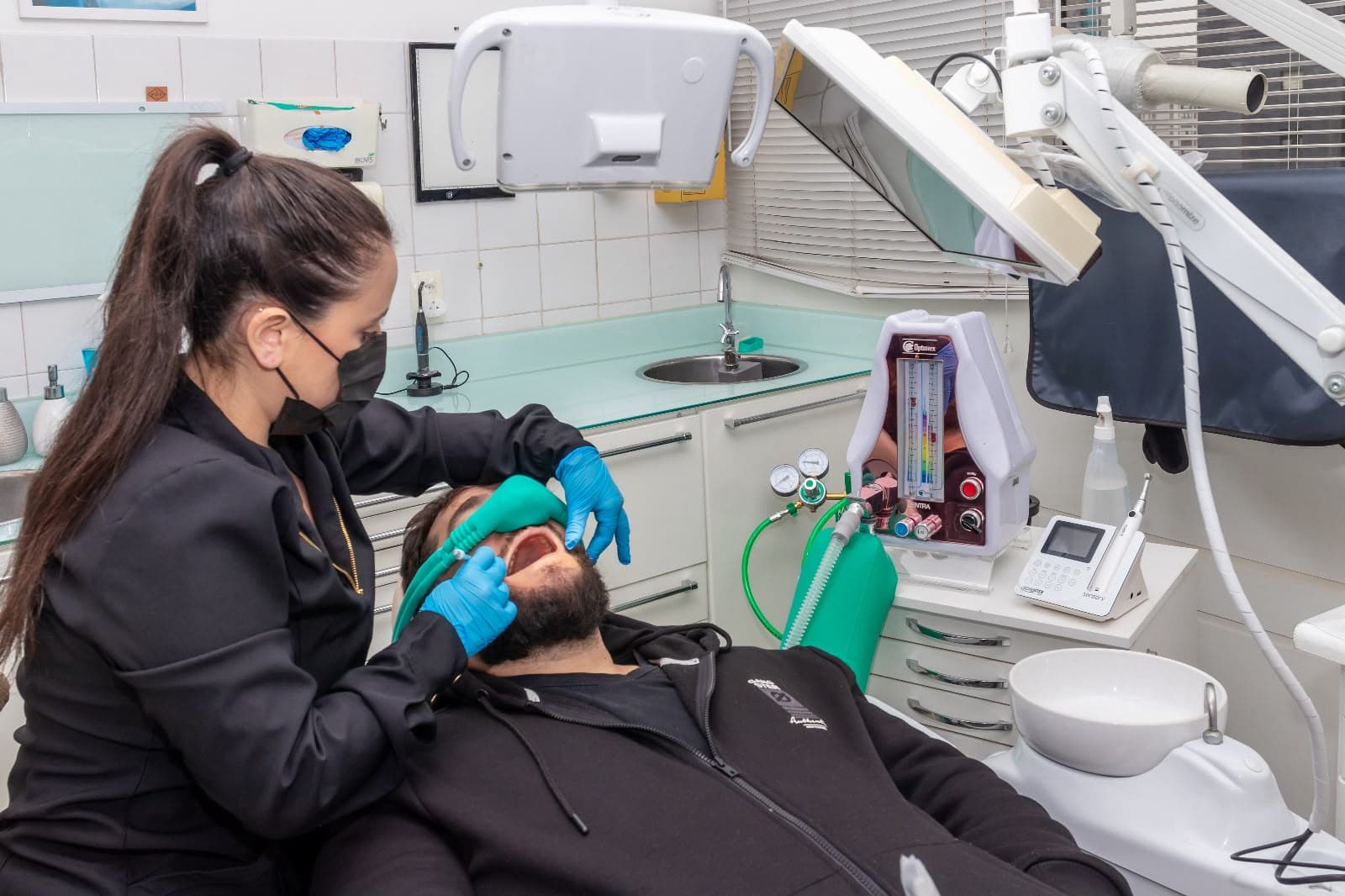 Óxido nitroso é seguro no dentista? Como funciona a sedação consciente